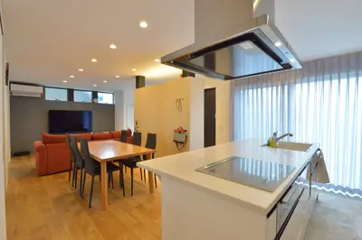 野球三兄弟が育つ通り土間のある家